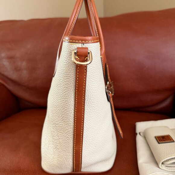 Dooney & Bourke Cream Leather Pebble Grain Handle Tote Bag + Matching Wallet - Picture 6 of 15